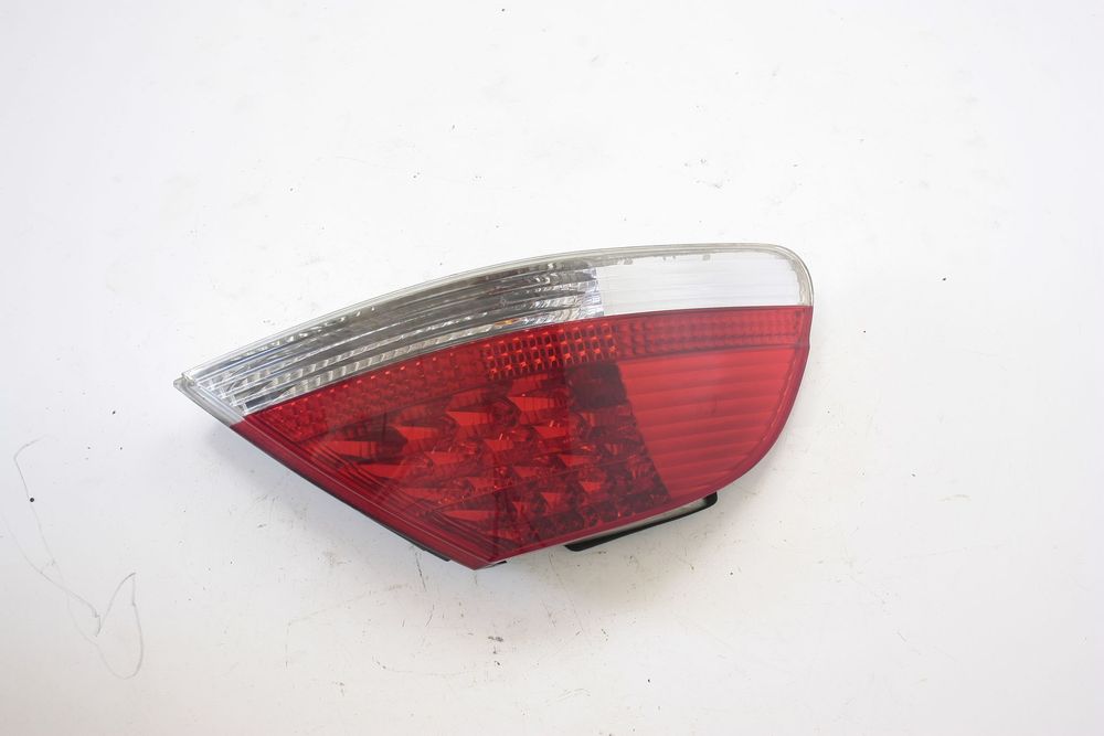 LAMPA TYLNA LEWA BMW 735I E65