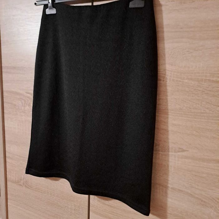 Elegancka spódnica damska czarna prosta / rozmiar L