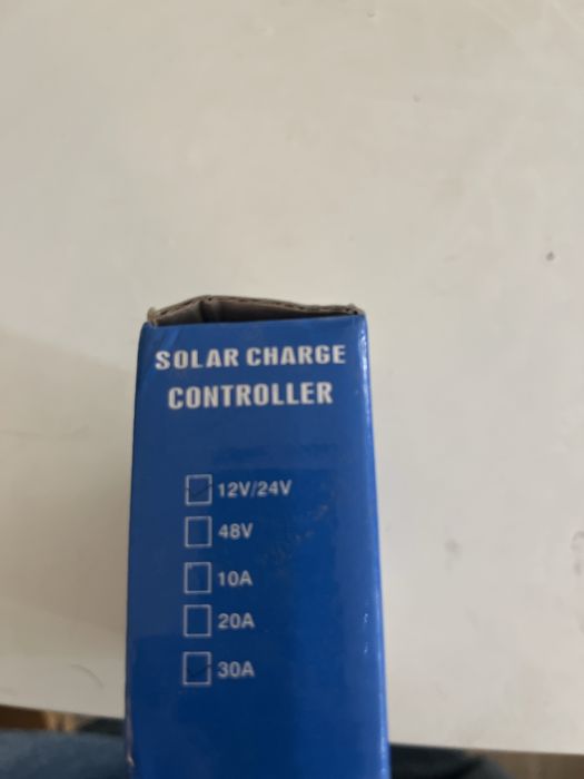 Controlador de Carga Solar PWM 30A 12V/24V – com Ecrã LCD