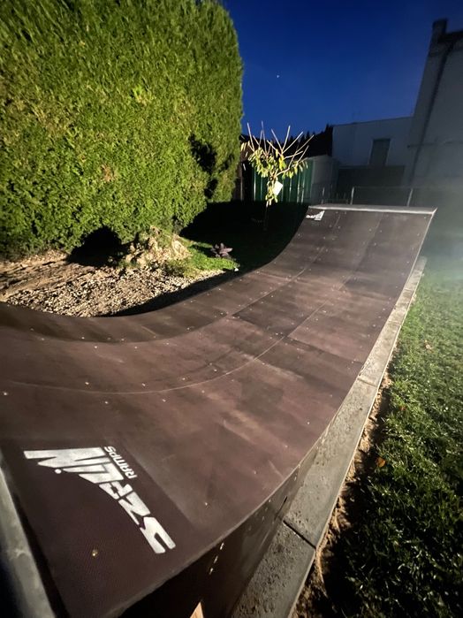 Minirampa wodoodporna całoroczna zewnętrzna DIY Szplinramps skatepark