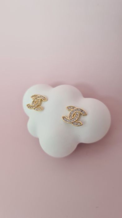 Złote kolczyki malutkie wkręty CC Chanel z białą cyrkonią
