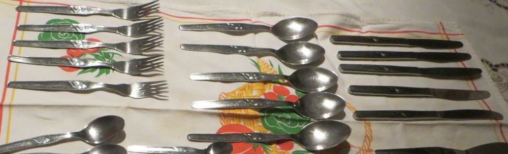 Talheres de mesa - 25 peças em inox - Como Novos