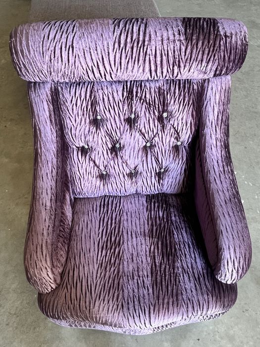 Cadeirão Roxo para sala de estar ou quarto