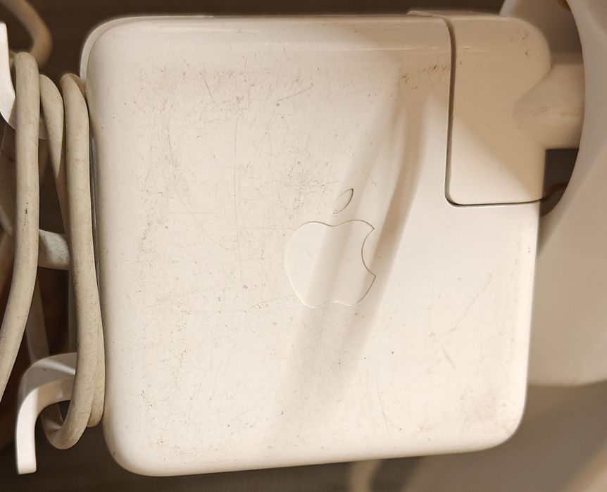 Apple - MacBook - intel core 2 duo - 4gb ram - 320 hdd 7200rpm