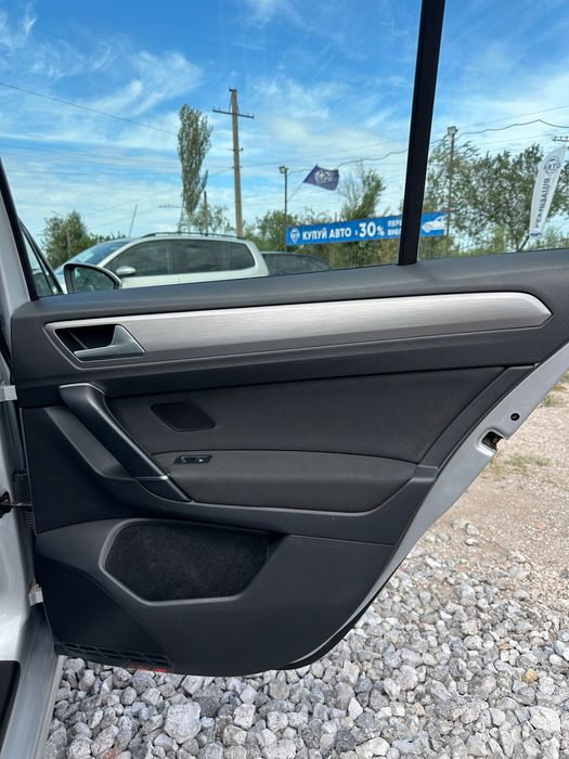 Продам Volkswagen Golf Sportsvan 2015 рік можлива розстрочка, кредит, обмін!