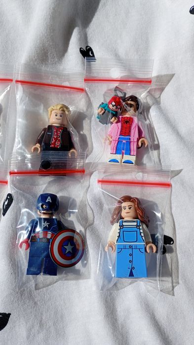 Lego figurki: Indiana Jones, The lone ranger, Jurassic Park, spiderman