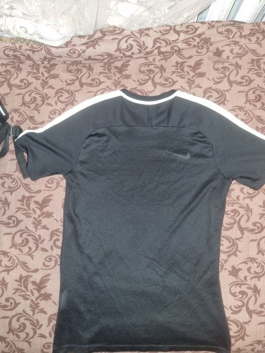 Фудболка найк чорна