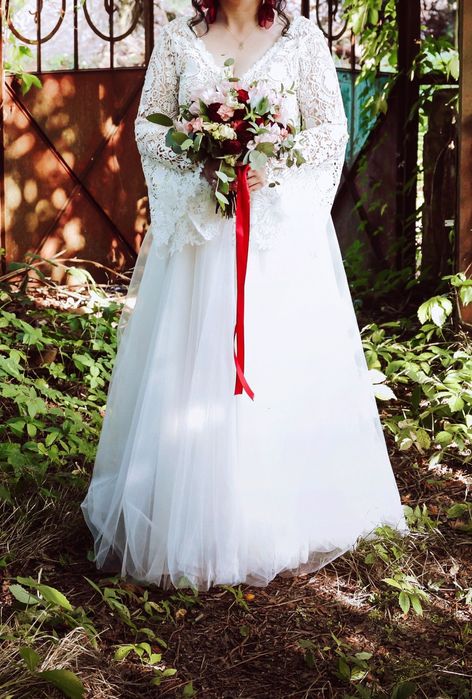 Suknia ślubna koronka