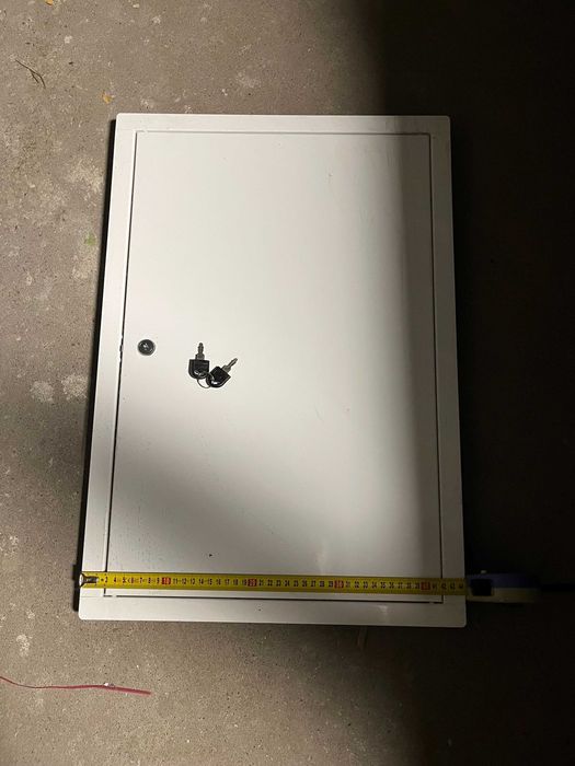 DRZWICZKI rewizyjne METALOWE BIAŁE zamek 40x60