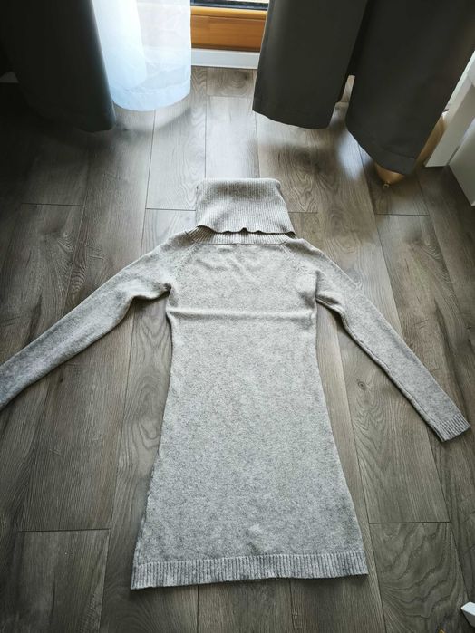 Dopasowana sukienka z golfem rozm S/M