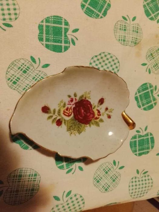 Porta-doces/anéis de porcelana vintage em formato de folha