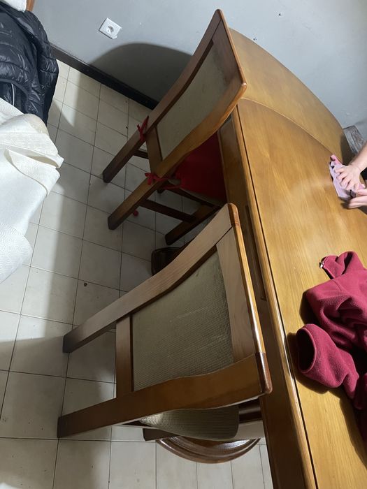 Mesa de sala em bom estado