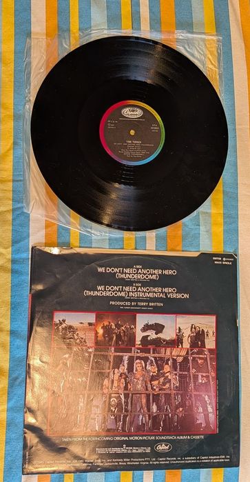 Vinyl Tina Turner - We dont need another hero