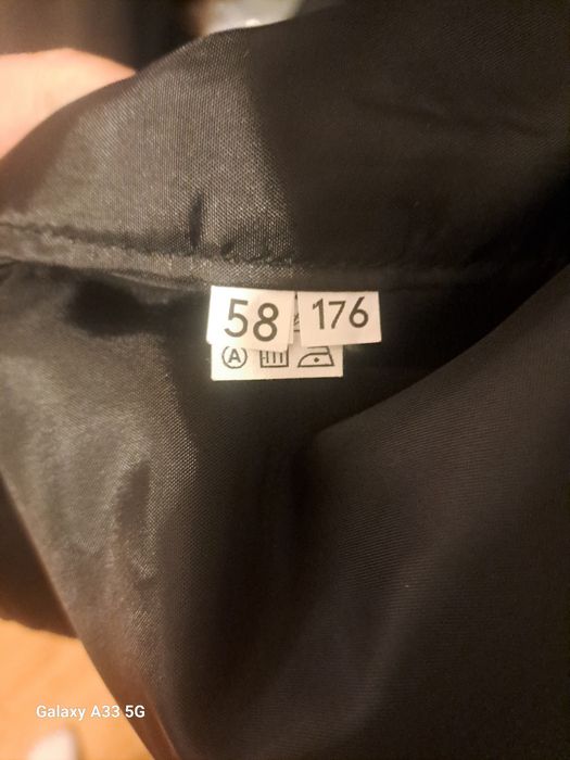 Męski garnitur jak nowy ze wszystkim