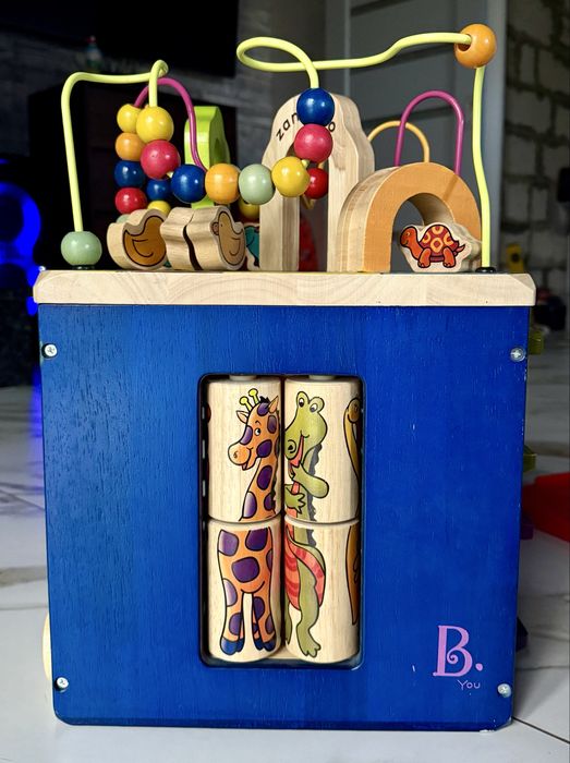 Бізі куб Battat