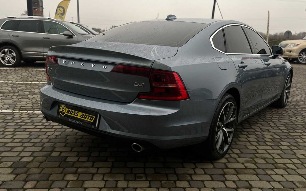 Volvo  S90  2017