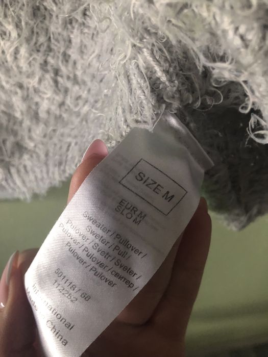 Jasno szary ciepły sweterek miś rozmair M Orsay