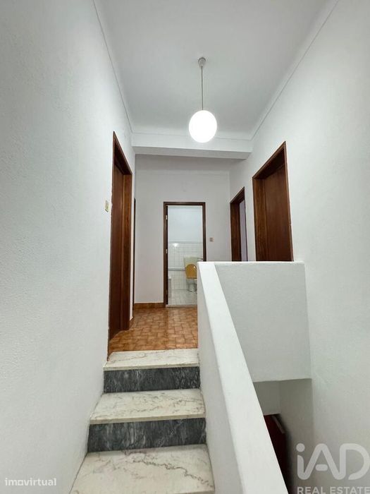 Prédio em Assumar de 86 m2