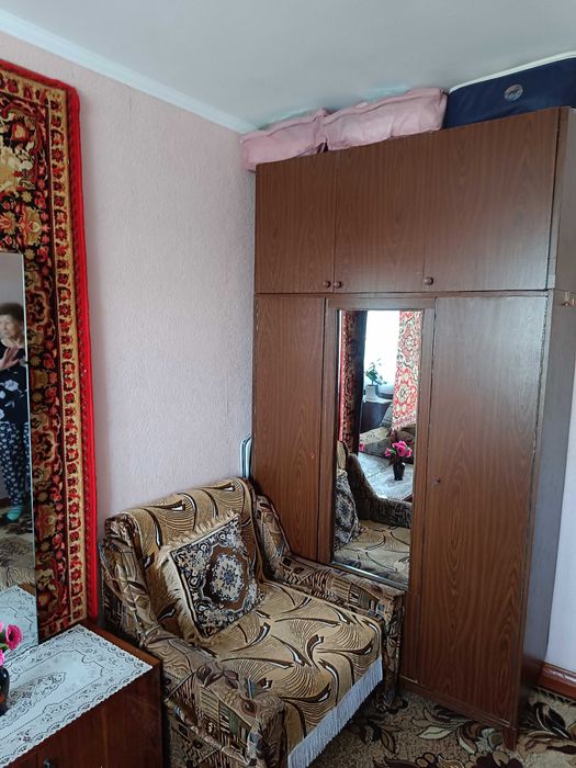 Здам кімнату дівчині на Половках, світло не вимикають