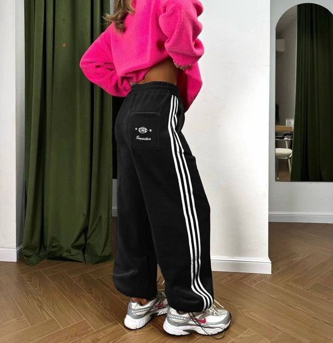 ‼️Штани жіночі об'ємні з велюру з лампасами на затяжках знизу ‼️