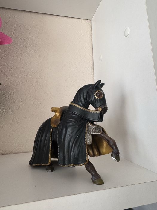 Figurka koń rycerski Schleich 2003