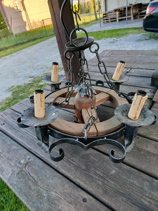 Żyrandol stary kuty