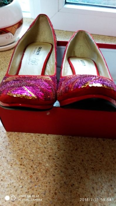 39 разм. У стані нових вечірні ошатні туфлі!