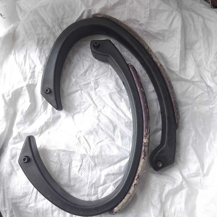 Ручки офісного крісла півмісяць 2