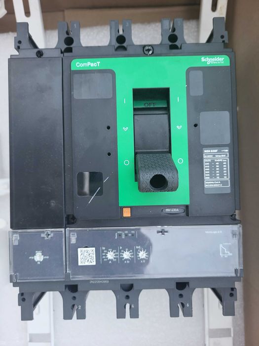 Disjuntor Schneider 4x630A, 36kA - Usado em Ótimo Estado