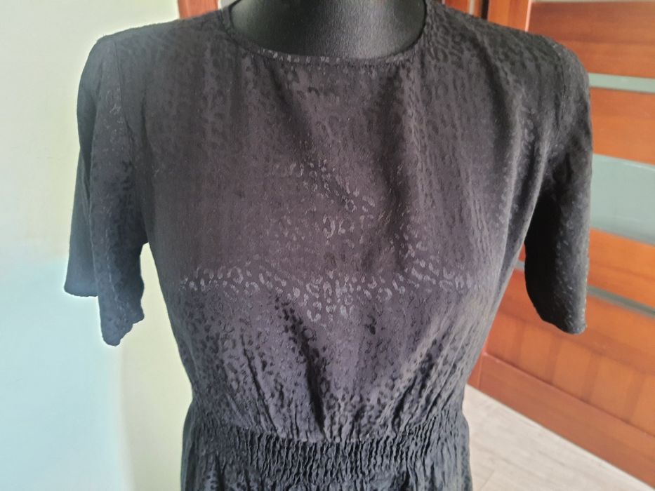Czarna elegancka sukienka H&M 36