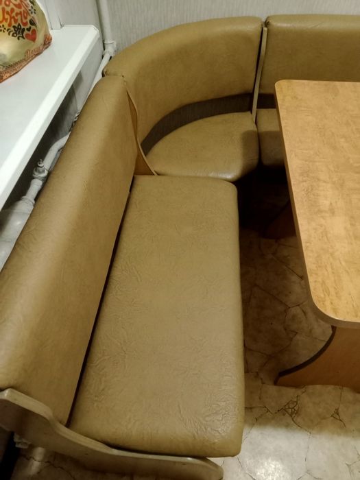 Куток кухонний+стіл