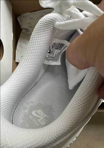 Białe trampki męskie NIKE, rozmiar 42