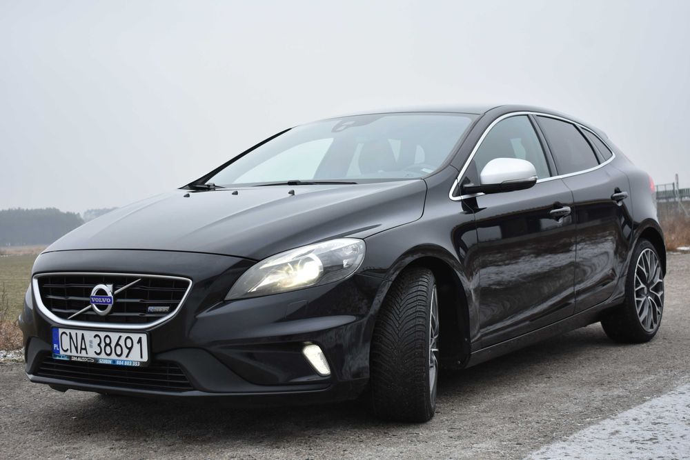 100% BEZWYPADKOWE Volvo V40 D4 - 190KM R-design BiXenon Navi Harmann