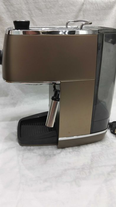 Рожковая кофеварка De'Longhi Distinta ECI 341.BZ