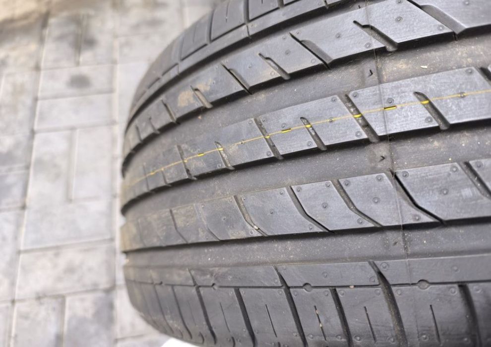НОВА Літня шина Nexen NFera SU1 КОРЕЯ розміром 235/45 ZR18 98Y XL