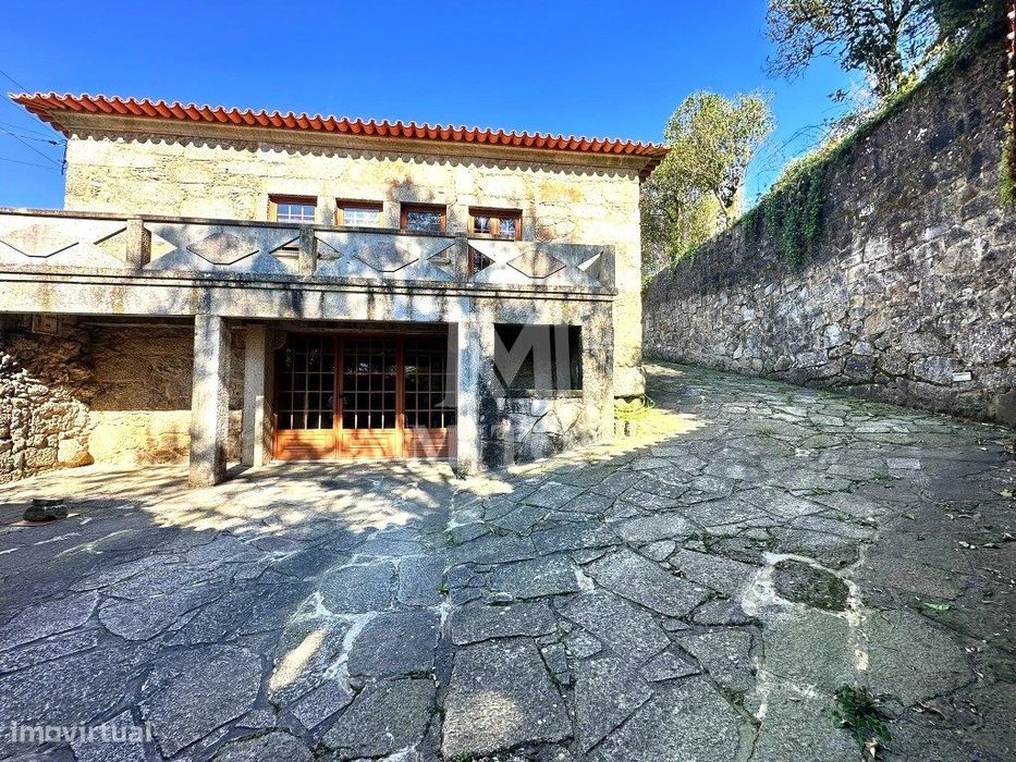 Moradia T2 em pedra para venda em Portela Susã - Viana do Castelo