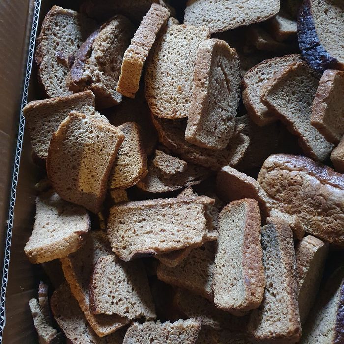 Czerstwe pieczywo,suchy chleb,pasza dla zwierząt