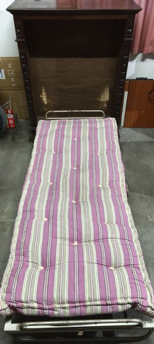 Móvel cama antigo