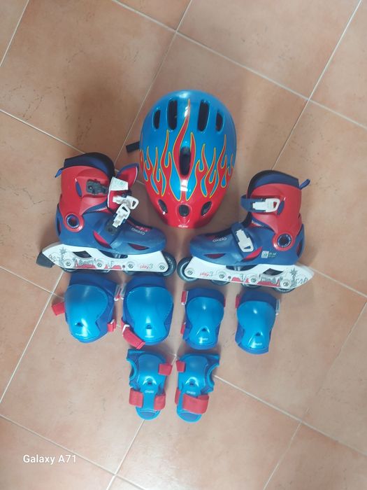 Patins em linha mais equipamento de protecção