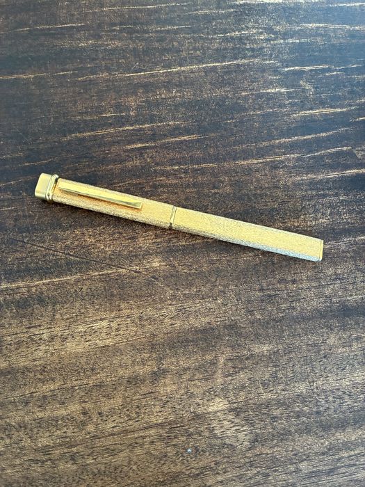 Caneta cartier ouro
