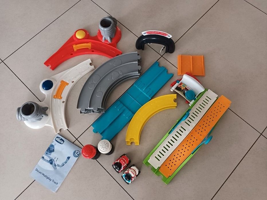 Brinquedo Chicco - 3 Pistas em 1 - Pista evolutiva motas Ducati