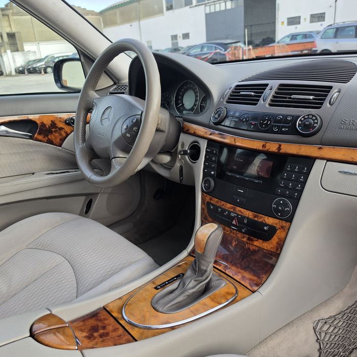 Mercedes-Benz E 220 CDI Elegance  -Caixa Automática