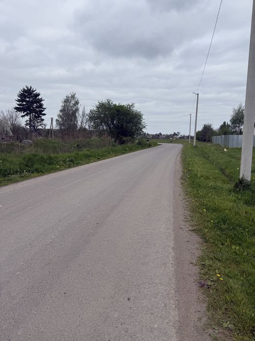 Ділянка в Обарові — світло вже підключене.