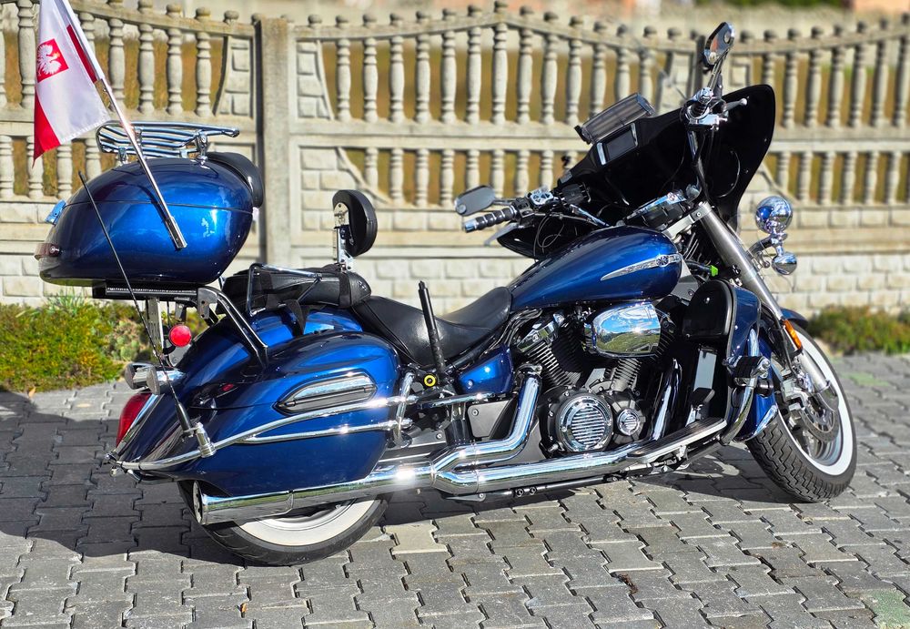 YAMAHA Deluxe XVS1300 Midnight Star