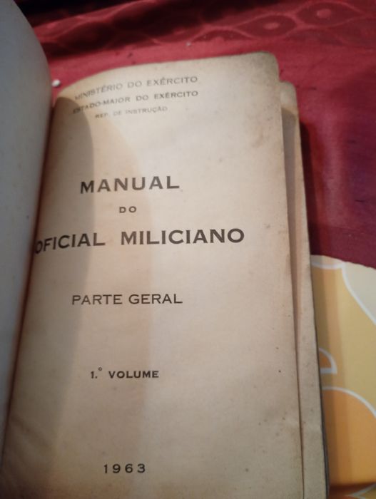 Manual do Oficial Feliciano-Parte Geral -1963 - 1º Volume -Rep. de Instruçao-Ministerio do Exercito-10E-Cadeira Vintage Almofadada A BrancA5E Desde 2E