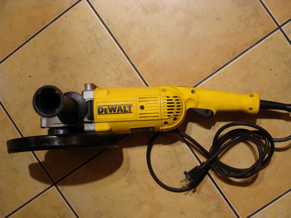 Szlifierka Kątowa Dewalt DWE490 wolny start