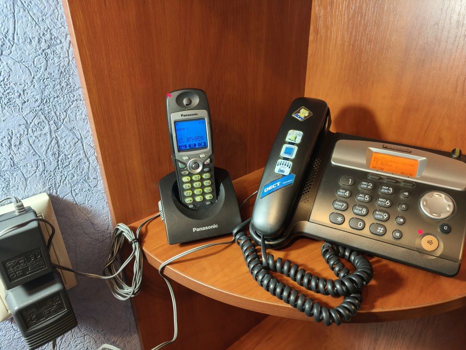 Телефон Panasonic KX-TCD530 стандарта DECT База + трубка с зарядным