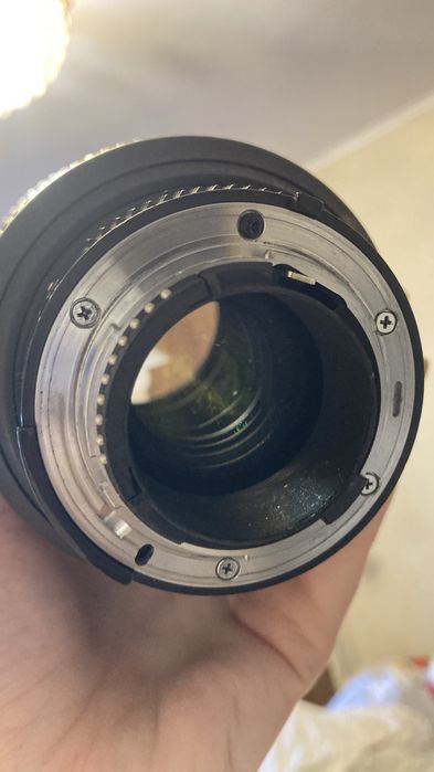 Обʼєктив Nikon 28-70mm