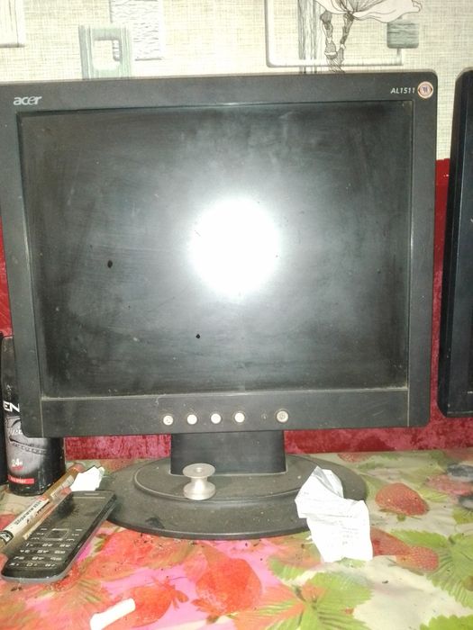 Монітори і стойка для монітора