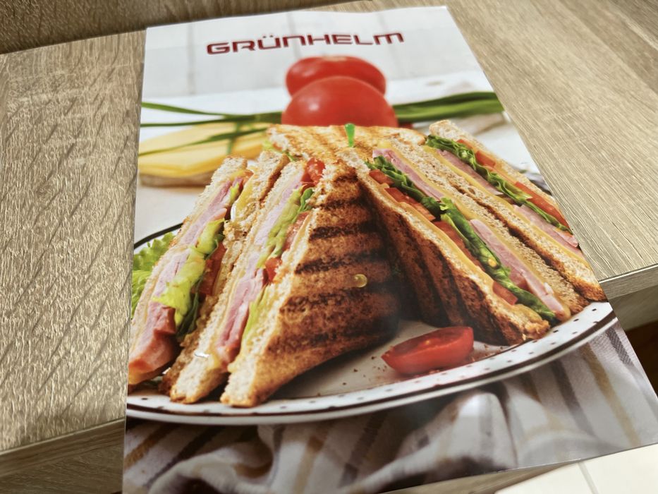 Сэндвичница Grunhelm GSM711